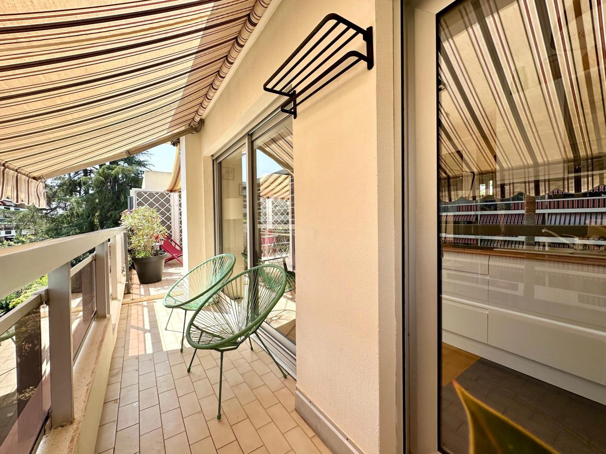 Elegant Appartement 2Pieces Piscinevue Mer Parking Vallauris Exterior photo
